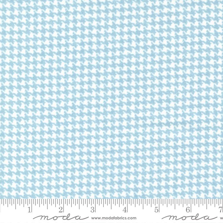 Moda Lakeside Gatherings Houndstooth Cloud Flannel Fabric