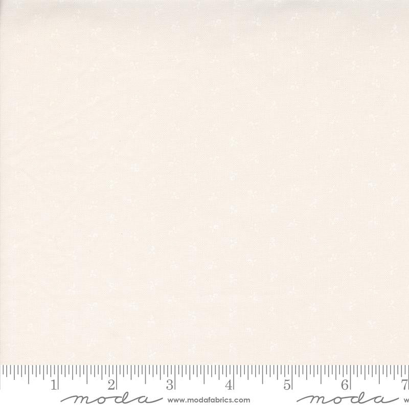 Moda Itty Bitty BG Gatherings Tiny Bud Off White Fabric