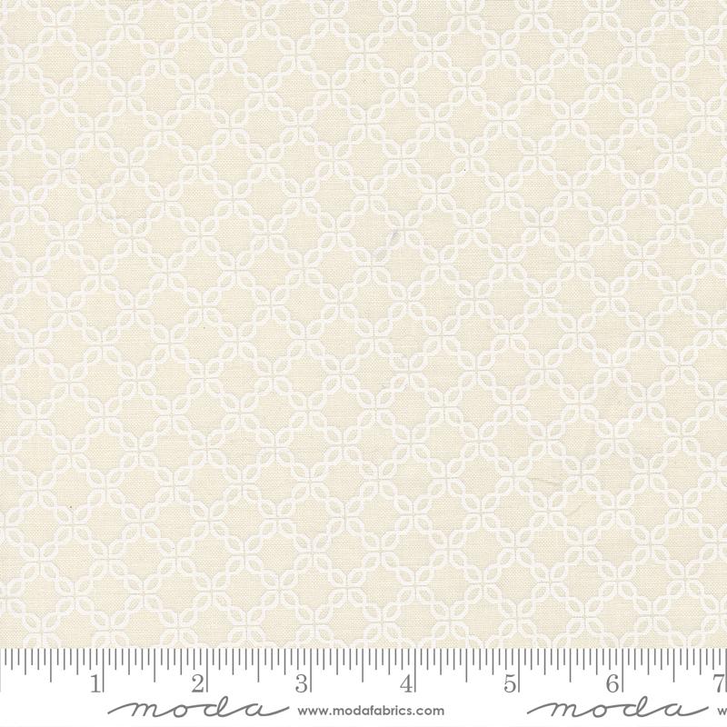 Moda Sunbonnet Lattice Blender Porcelain White Fabric