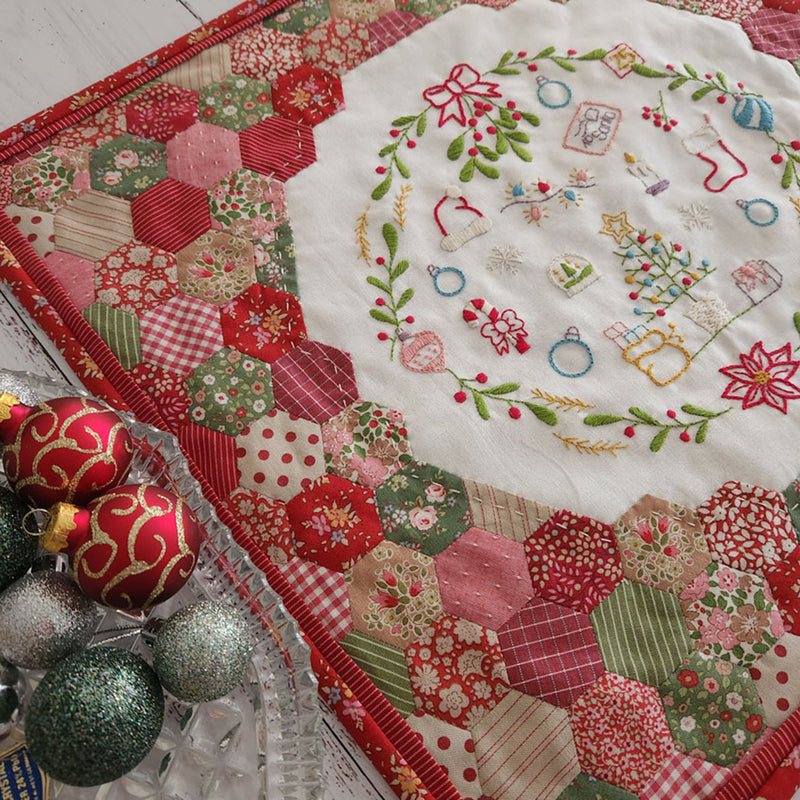 Merry Mistletoe Mini Quilt Pattern